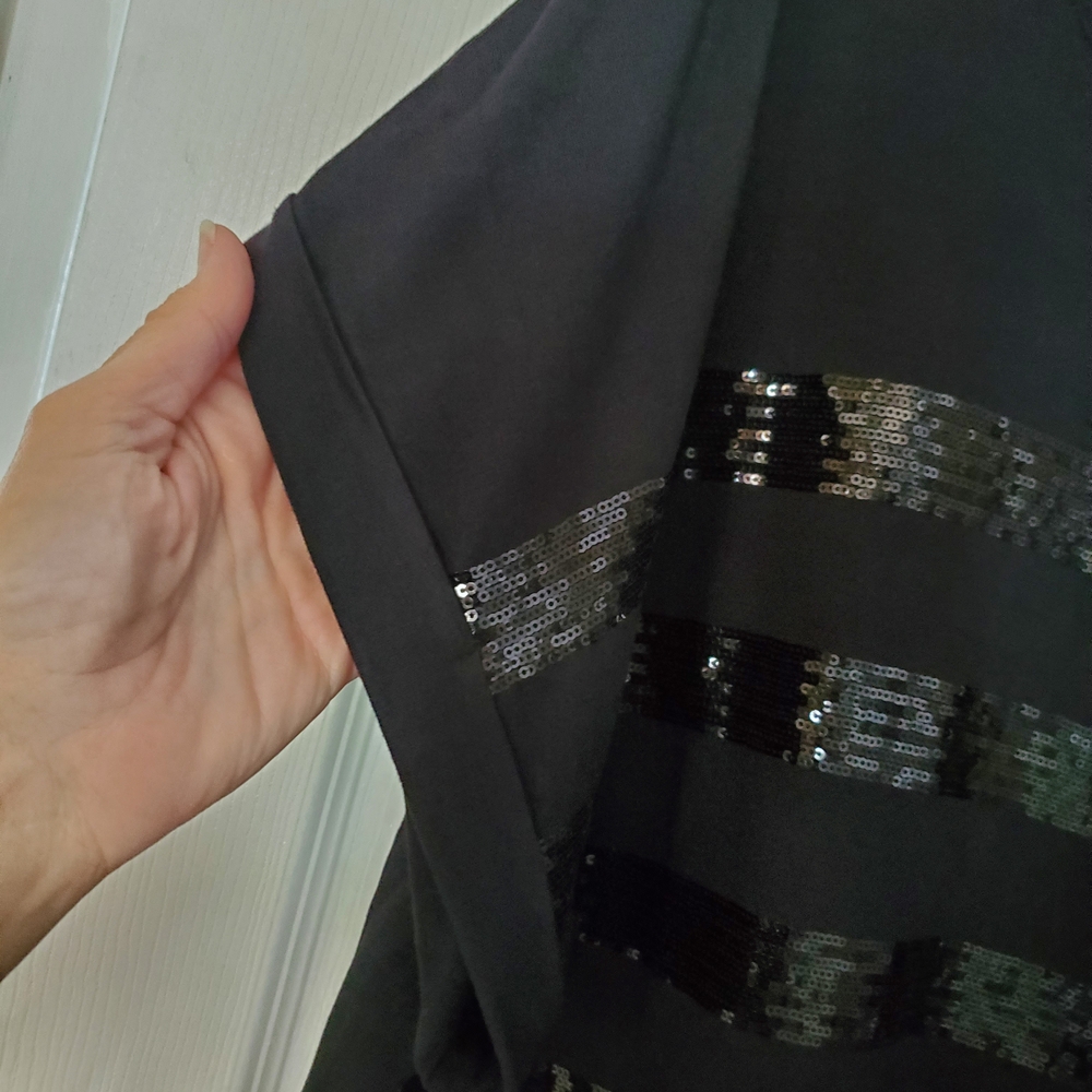 Avenue Blouse With Shimmering Discs In A Striped Pattern - Picture 3 of 5